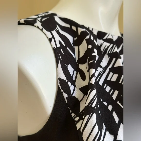 New York & Company  Black and White Leaf Print Midi Sleeveless Dress Sz 0. - Picture 6 of 14